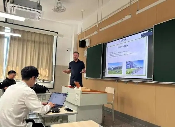 墨尔本大学教育学专业哪个好毕业？