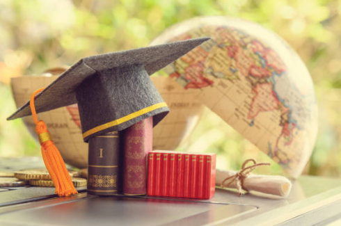 伍伦贡大学经济学商业学士毕业学分要求和选课策略