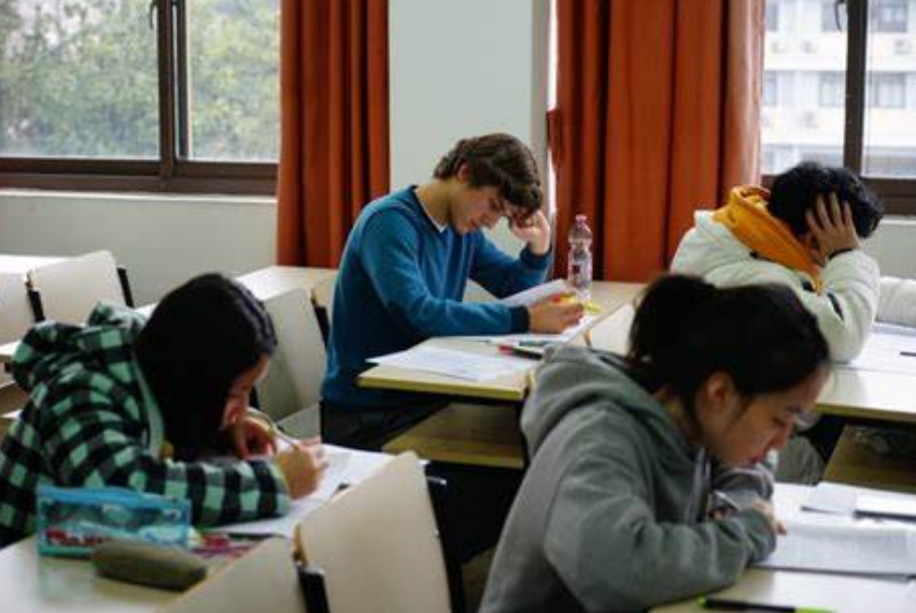 留学生本科入学考试可能涉及哪些类型的考试?怎么备考?