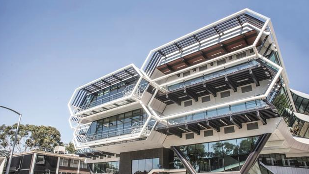 莫纳什大学大一经济学课程解析