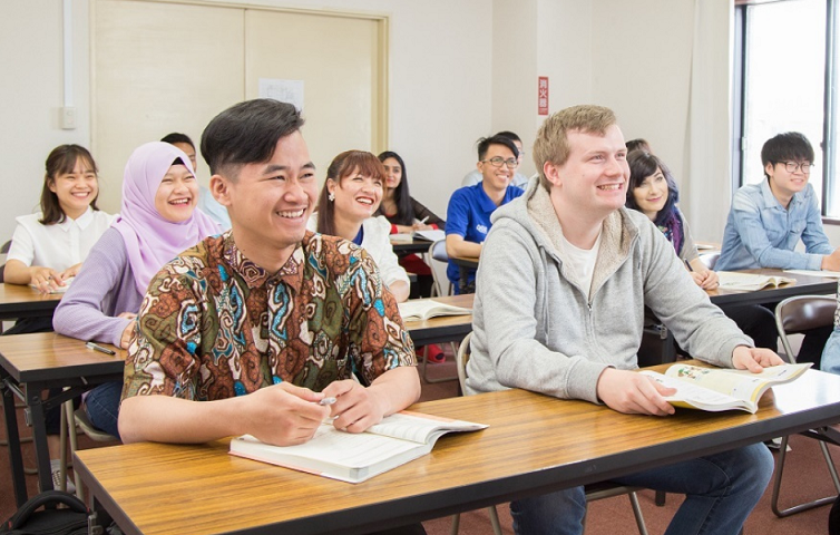 加拿大研究生Economics ，Advanced Macroeconomics