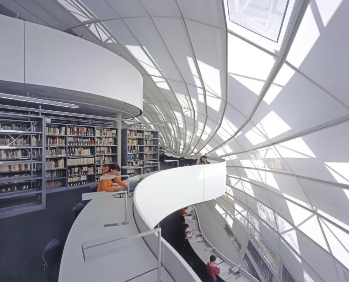 德国柏林自由大学物理学硕士专业有什么课程?