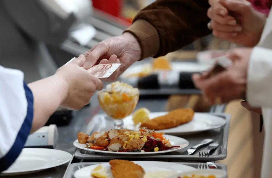 法国学生教育支出压力增 留学生：伙食费两个月涨了15%