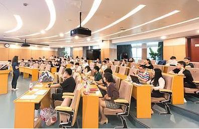 中国留学生回国意愿增强 回国春招开启 