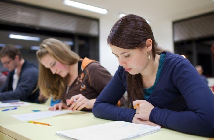 利兹大学硕士挂科3门被退学怎么办？还能补救吗？