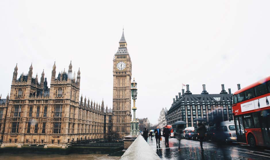 英国大学开学在即，中国驻英国使馆提醒来英求学的中国留学生谨防电信诈骗