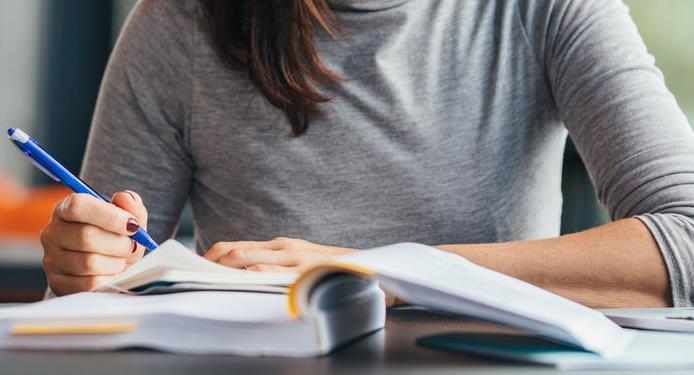 格拉斯哥大学媒体管理硕士学位论文要求是什么？
