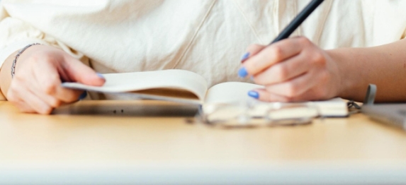 利兹大学硕士毕业论文应该包含哪些内容？