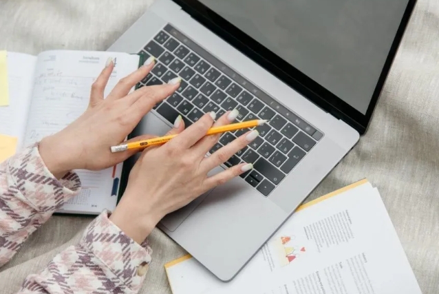 英国经济学本科新生如何预习？