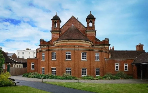 2024年雷丁大学入学要求！