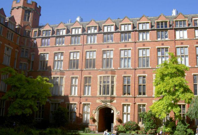 2024年谢菲尔德大学入学要求！