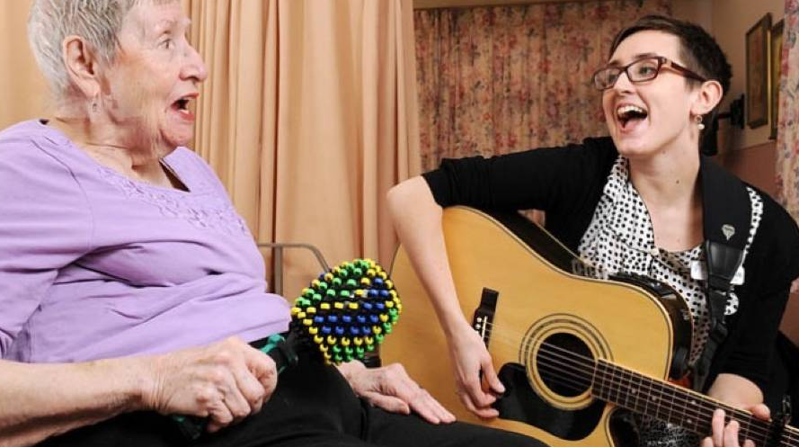 英国音乐治疗专业包含什么课程？