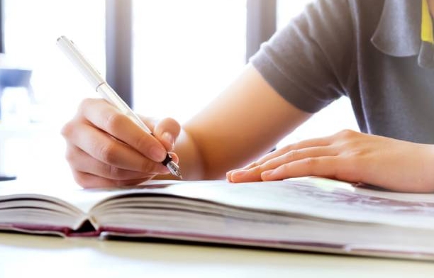 格拉斯哥大学社科论文写作格式要求