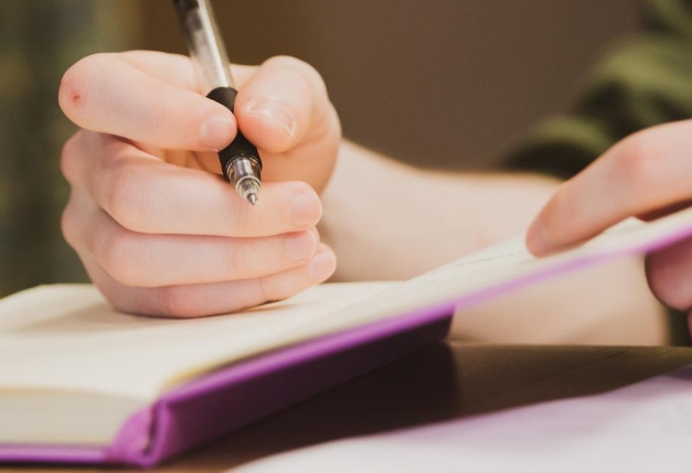 UCL商科论文常见问题及高分攻略