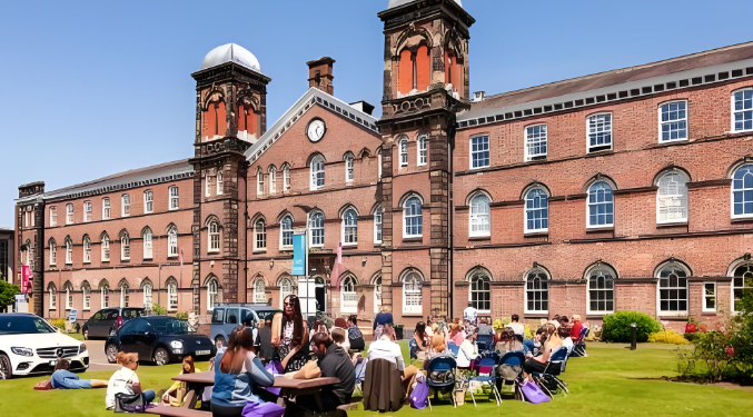 坎布里亚大学辅助医疗科学课程是什么？