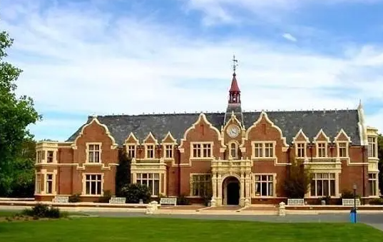 林肯大学辅助医疗科学大一课表是什么？