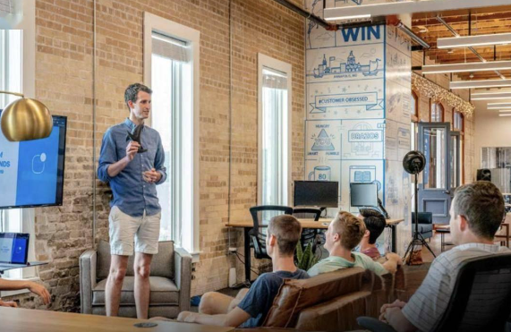 西伦敦大学计算机游戏技术基础本科课程难度大不大？学哪些课程？