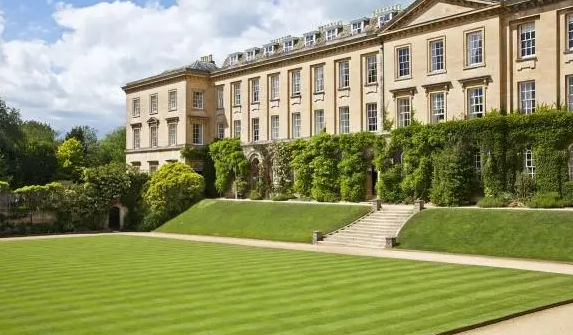 伍斯特大学地理课程本科课表是什么？