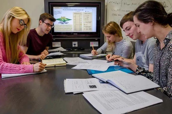 英国研究生毕业论文辅导有哪些？如何找到靠谱的？