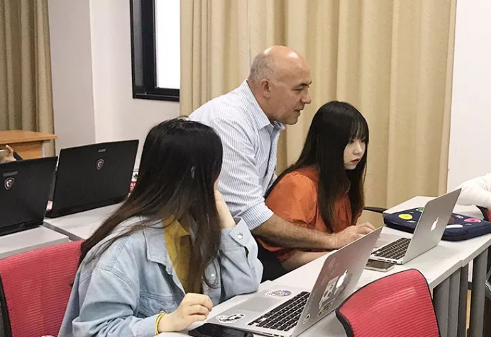 英国商科硕士预科辅导一对一怎么选择？