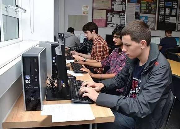 英国计算机专业辅导视频如何选择好的机构？