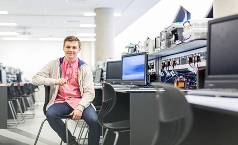 英国计算机科学辅导机构好考一些?