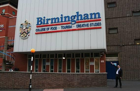 英国国际商务大一辅导那里好？？