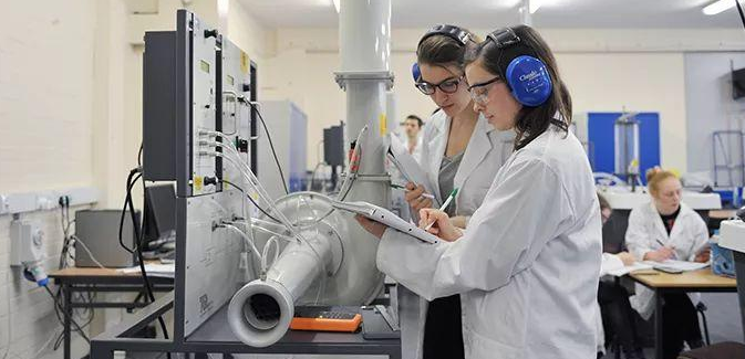 英国的物理辅导班有哪些？