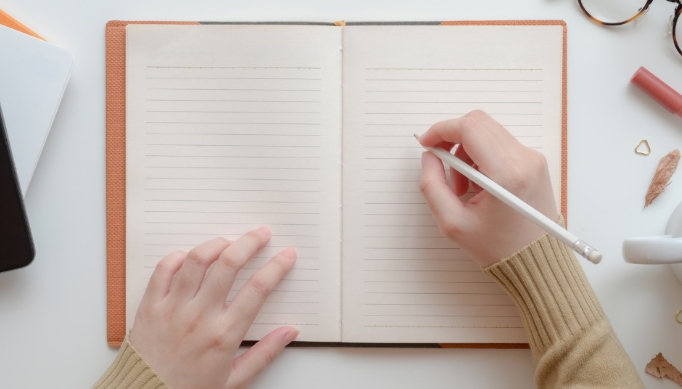 英国经济学论文如何确定题目？选题技巧！