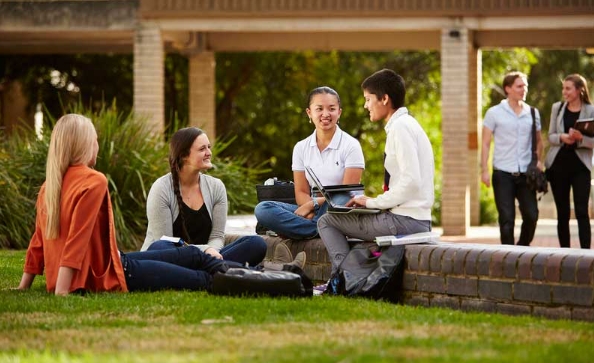 海外预科课程难吗？(国外预科班学费一般多少钱)