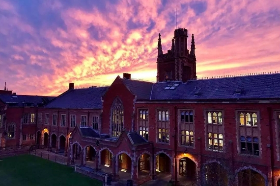 华威大学课业难不难？(华威大学容易毕业吗)