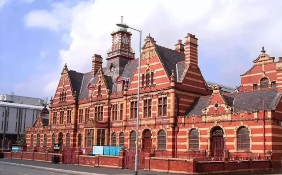 华威本科预科难在哪里？(华威大学本科预科申请条件)