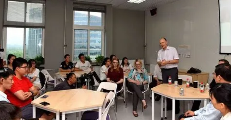 伦敦玛丽女王学院大二专业课辅导机构有那些？