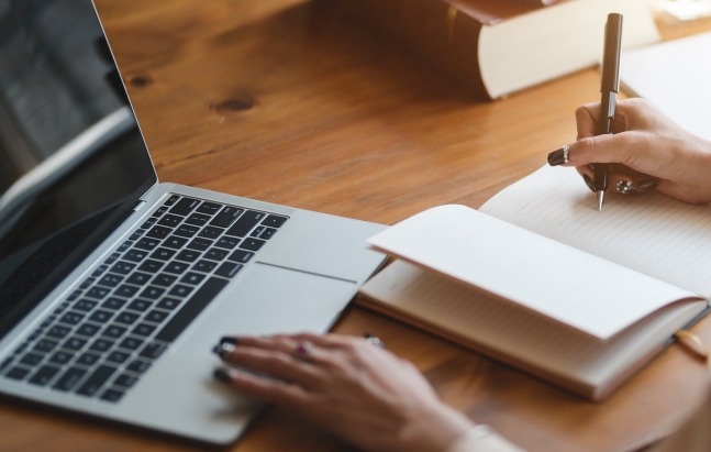 贝尔法斯特女王大学商科论文作业标准结构