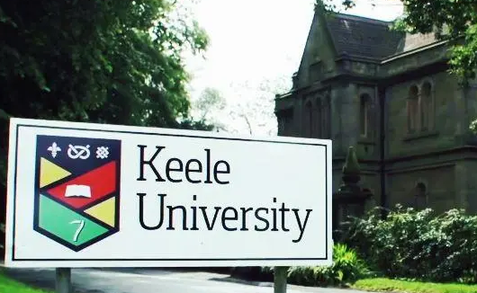 基尔大学难不难？(基尔大学难不难进)