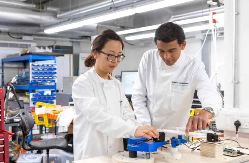 物理专业课程可以找老师辅导吗？(物理专业可以教小学吗)