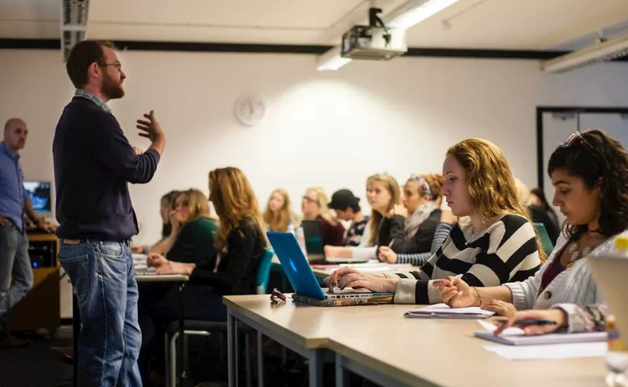 皇家霍洛威大学怎么选课？选课避坑大全！