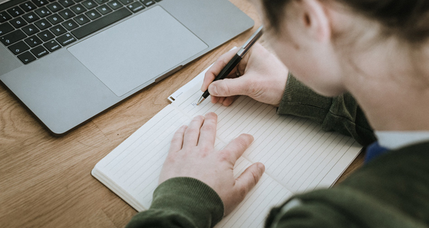 英国学术论文辅导|Essay写作格式及技巧