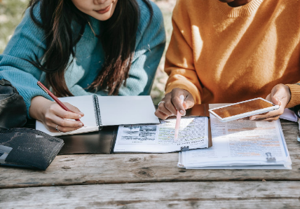英国留学生怎么选择课程辅导机构?需要考虑哪些核心要素?
