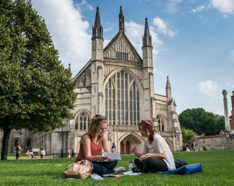 南安普顿大学语言班通过率