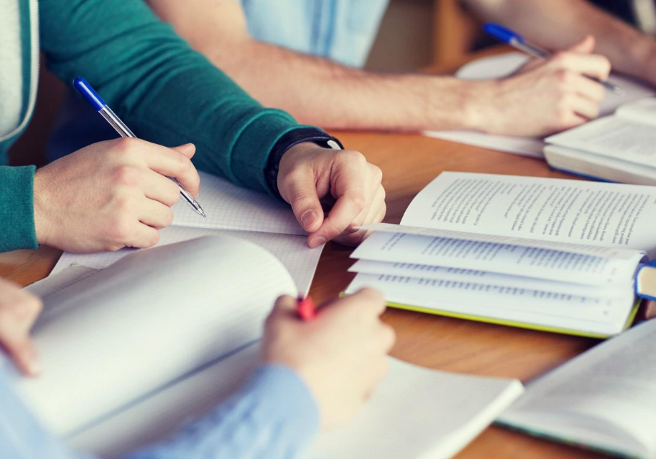 Alevel选课组合：数学课和哪些课程搭配更合适?