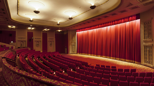 英国萨里大学Applied and Contemporary Theatre BA应用及当代戏剧辅导