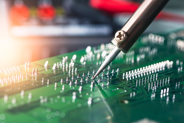英国皇家霍洛威大学Electronic Engineering BEng电子工程辅导