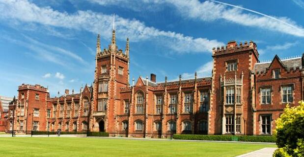 Queen’s university大二ECONOMIC