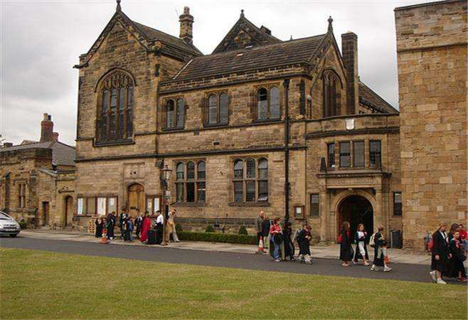 Durham University Management (Finance)作业辅导