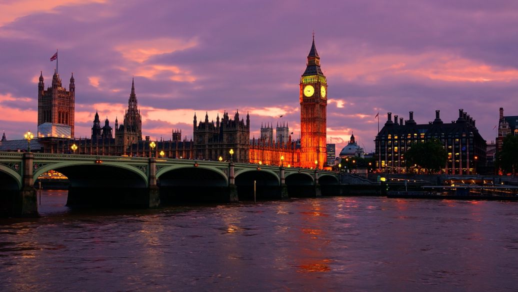 英国大学挂科补习：英国大学补考费