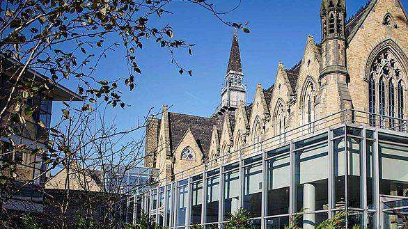 英国利兹大学本预课程
