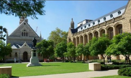 澳洲大学挂科毕业延期续签