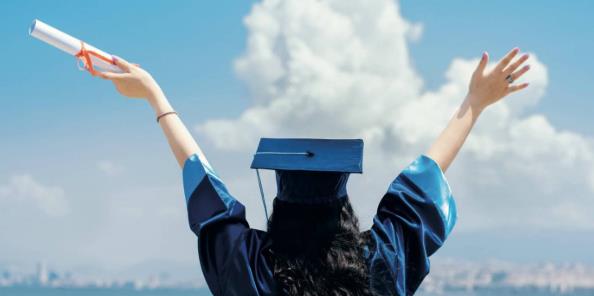 新一轮留学申请季来临之际，海外多所高校宣布涨学费