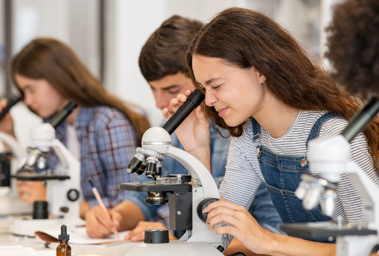 美高九年级生物学什么？课程难度大吗？